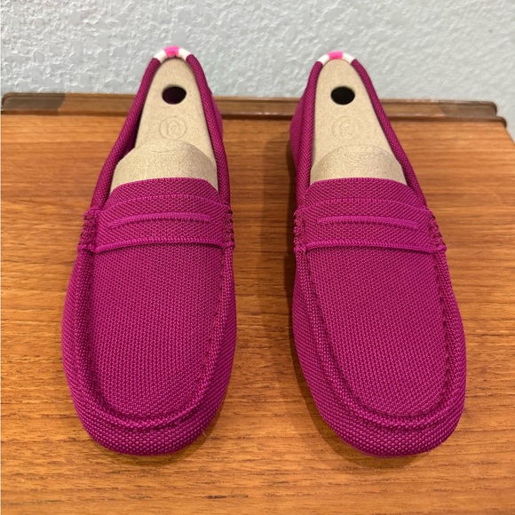 EUC Rothy's The Driver Driving Loafer in Raspberry, size 8 - Picture 5 of 9